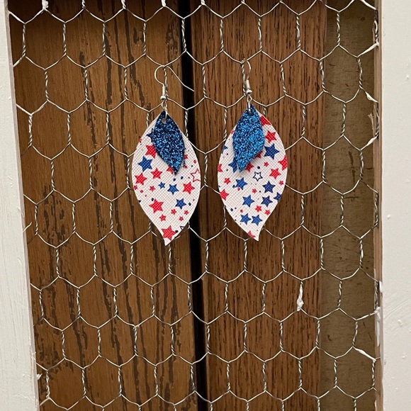 Fourth of July earrings - Picture 3 of 7